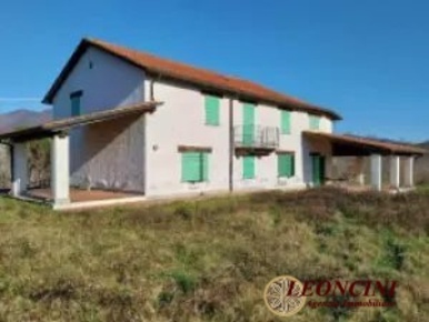 Foto Rustico in via deglio, Bagnone di 336 m² con 9 locali in vendita