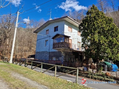 Foto Appartamento in Via Belvedere, Malonno Cassaga di 80 m² con 4 locali