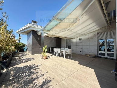 Foto Attico a Paullo Centro di 220 m² con 4 locali in vendita