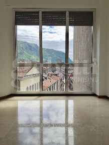 Foto Ufficio in Via Roma 28, Lecco Centro di 190 m² con 5 locali in affitto