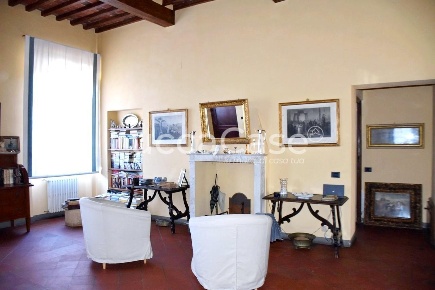 Foto Appartamento a Lucca Monte San Quirico - Tre Cancelli di 313 m²