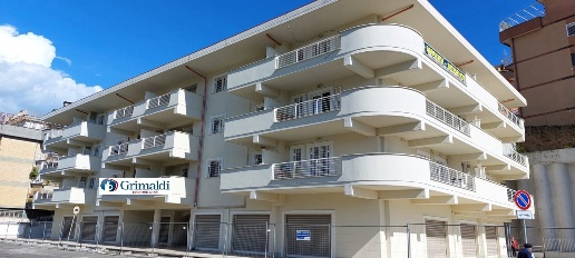 Foto Negozio in Via Ponente snc, Velletri Centro Storico di 100 m²