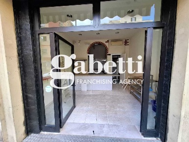 Foto Negozio in DELLE CAMPANULE, Roma Centocelle di 24 m² in affitto