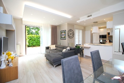 Foto Appartamento in Via Firenze 11, Canegrate di 105 m² con 3 locali