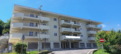 Foto Negozio in Via Ponente snc, Velletri Centro Storico di 40 m²