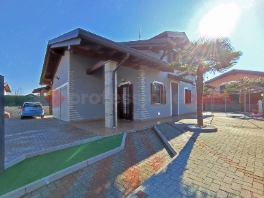 Foto Villa singola in Monviso, Pombia di 156 m² con 5 locali in vendita