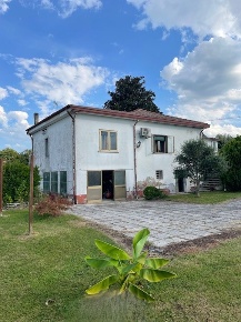 Foto Casa indipendente Villanova Marchesana Centro di 150 m² con 5 locali