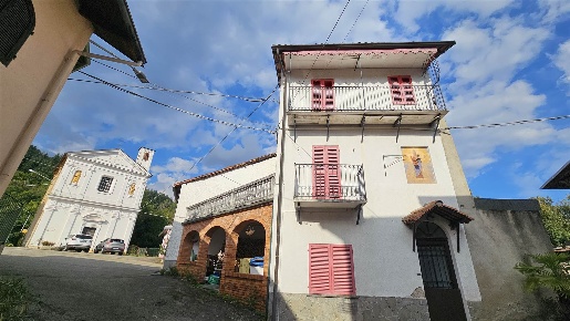 Foto Casa indipendente in frazione allongo 85, Bioglio di 185 m² in vendita