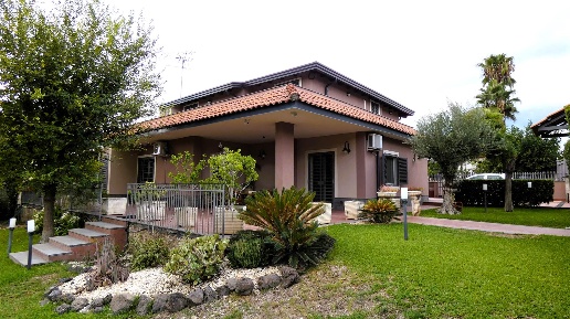 Foto Villa unifamiliare a Catania San Giovanni Galermo di 235 m² in vendita