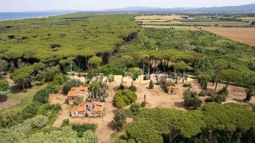 Foto Agriturismo in via località sant'uberto bolgheri 1, di 2300 m²