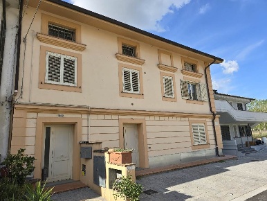 Foto Appartamento a Monsummano Terme di 148 m² con 5 locali in vendita