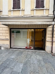 Foto Negozio a Suzzara Centro di 60 m² con 3 locali in vendita