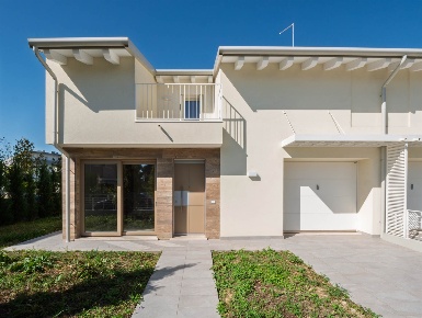 Foto Villa bifamiliare a Mogliano Veneto Centro di 120 m² con 5 locali