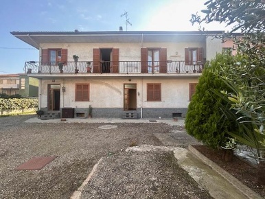 Foto Case semi ndipendenti a Vigevano Centro di 197 m² con 5 locali