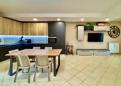 Foto Appartamento a Lonato del Garda di 75 m² con 2 locali in vendita