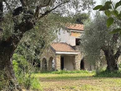 Foto Casa indipendente in Via Festola, Olevano sul Tusciano di 520 m²