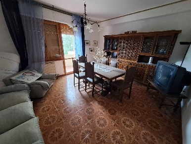 Foto Appartamento a Maiolati Spontini Centro di 110 m² con 6 locali