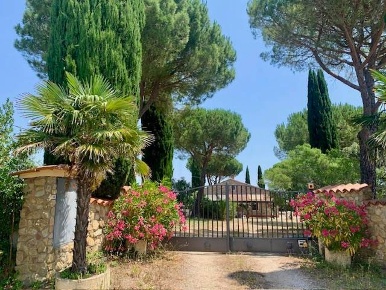 Foto Rustico a Gavorrano di 154 m² con 7 locali in vendita