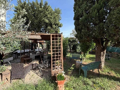 Foto Appartamento a Bibbona La California di 272 m² con 15 locali