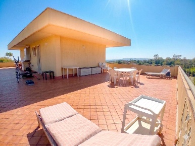 Foto Villa a schiera a Montignoso Cinquale di 190 m² con 5 locali