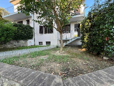 Foto Appartamento a Rosignano Marittimo Chioma, Nibbiaia di 82 m²