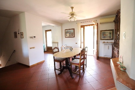 Foto Appartamento a Lucca Santa Maria a Colle - Ponte San Pietro di 180 m²