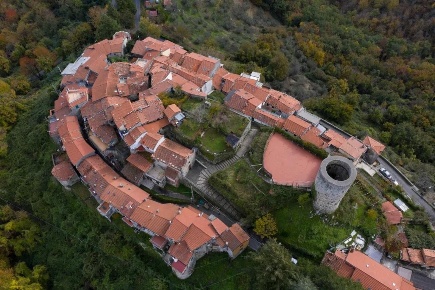 Foto Casa indipendente a Fivizzano di 108 m² con 4 locali in vendita