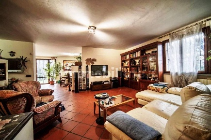 Foto Villa bifamiliare a San Giuliano Terme Colignola, Campo di 250 m²