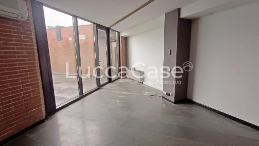 Foto Ufficio a Lucca Sant'Anna di 56 m² con 1 locali in vendita