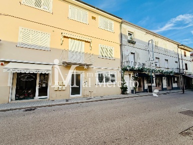 Foto Appartamento a Viareggio Centro di 86 m² con 6 locali in vendita