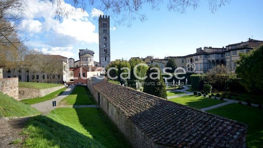 Foto Ufficio a Lucca Sant'Anna di 115 m² con 5 locali in vendita