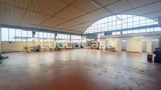 Foto Capannone industriale a Capannori Lammari - Lunata di 600 m²