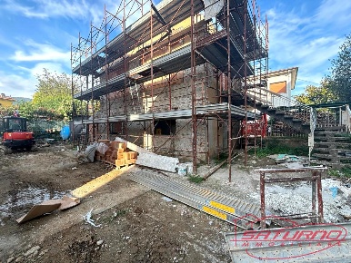 Foto Villa unifamiliare a Lucca Ponte a Moriano di 100 m² con 4 locali