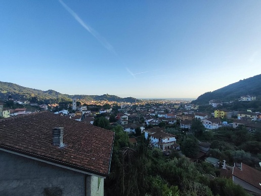 casa indipendente in vendita a Carrara in zona Sant'Antonio