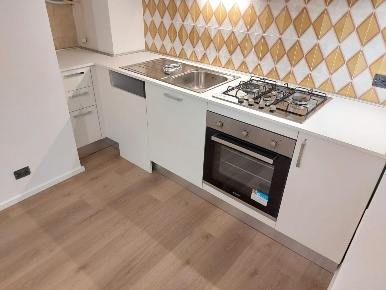 Foto Appartamento a Carrara Avenza di 90 m² con 4 locali in affitto