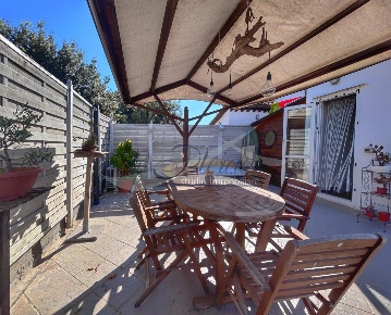 Foto Casa indipendente a Livorno Ardenza di 65 m² con 3 locali in vendita
