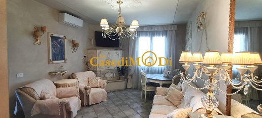 Foto Appartamento a Collesalvetti Vicarello di 92 m² con 4 locali