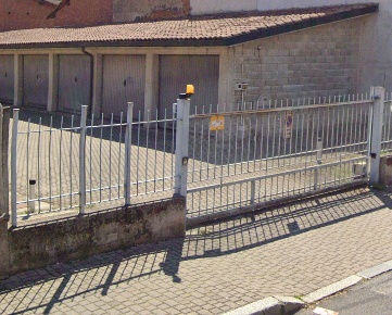 Foto Box in Via Steffenini 92, San Colombano al Lambro Centro di 18 m²