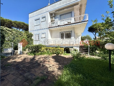 Foto Villa unifamiliare in Via RESIDENCE LE SIRENUSE 50, Terracina