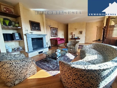 Foto Casa indipendente in VIA iannetti 1, Grignasco Centro di 570 m²
