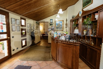 Foto Hotel in Via Santa Maria La Nuova 1, Ragusa Ibla di 700 m² in vendita