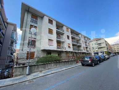 Foto Appartamento in Marconi, Bra Centro di 90 m² con 4 locali in vendita