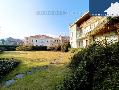 Foto Appartamento in VIA della bianca 5, Borgosesia Centro di 180 m²