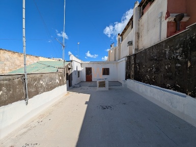 Foto Appartamento in VIA NICOLA DE ROGGIERO, Trani di 98 m² con 2 locali