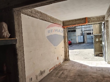 Foto Box in Via Salvo D'acquisto, Aci Catena Centro di 33 m² con 1 locali