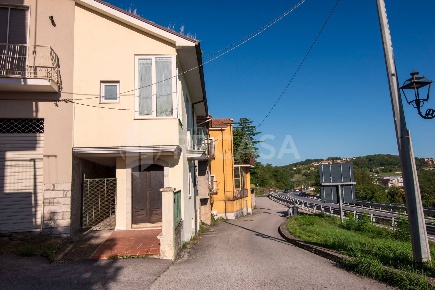 Foto Case semi ndipendenti in Via Cupa dei Cimirri, Parolise di 35 m²