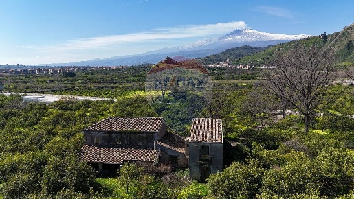 Foto Villa singola in via cannizzoli, Taormina di 400 m² con 12 locali