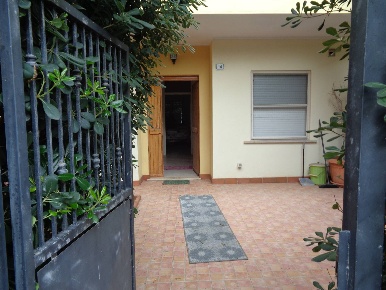 Foto Villa a schiera in via balilla, Carbonia Centro di 210 m² con 7 locali