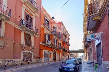 Foto Appartamento in Via Luigi Zuppetta, Bari Murat di 53 m² con 2 locali