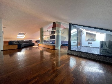 Foto Appartamento in via carcano, Cantù Centro di 143 m² con 2 locali